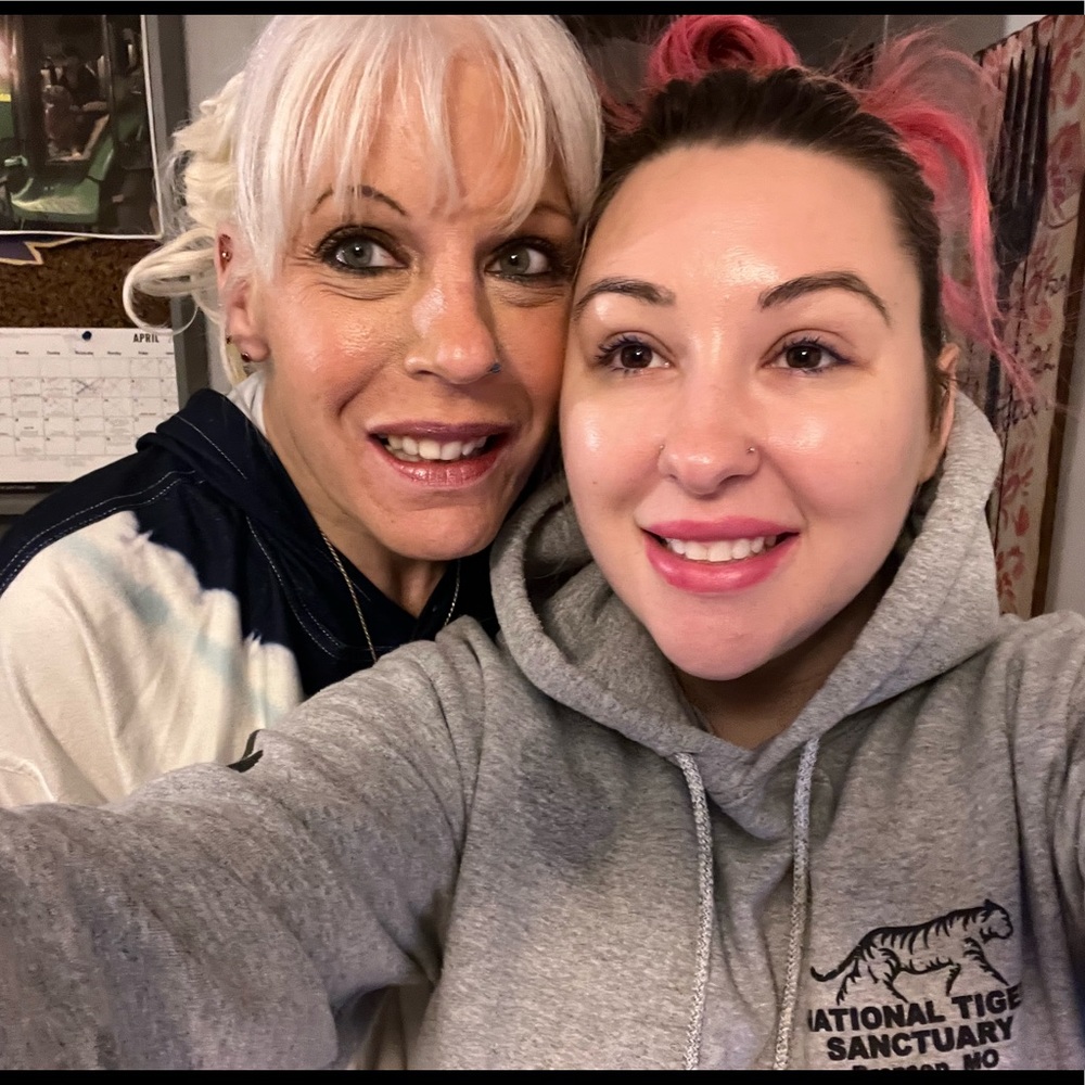 Meet your Posher, Moshi